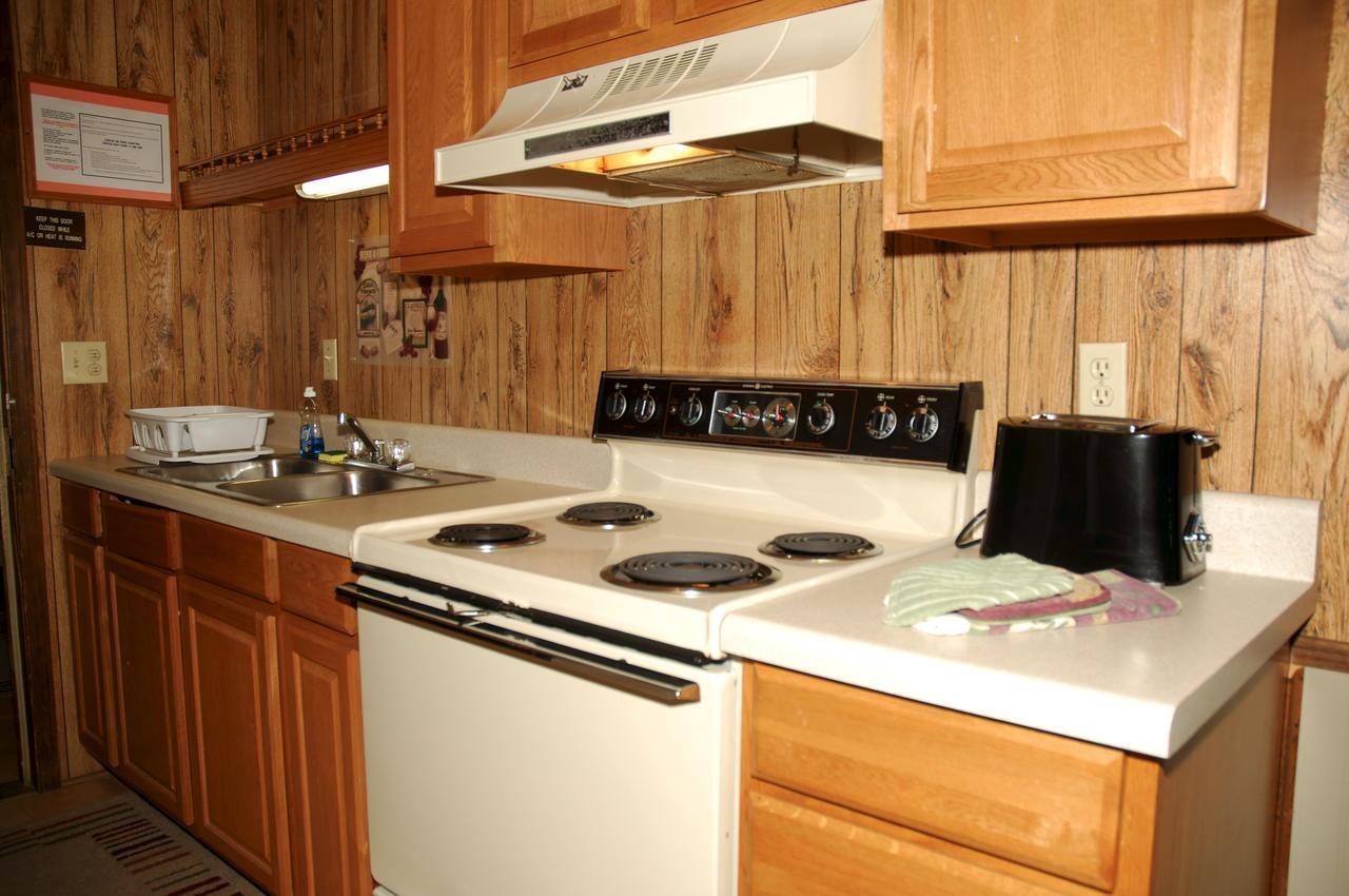 Carolina Landing Camping Resort Deluxe Cabin 4 Fair Play Экстерьер фото